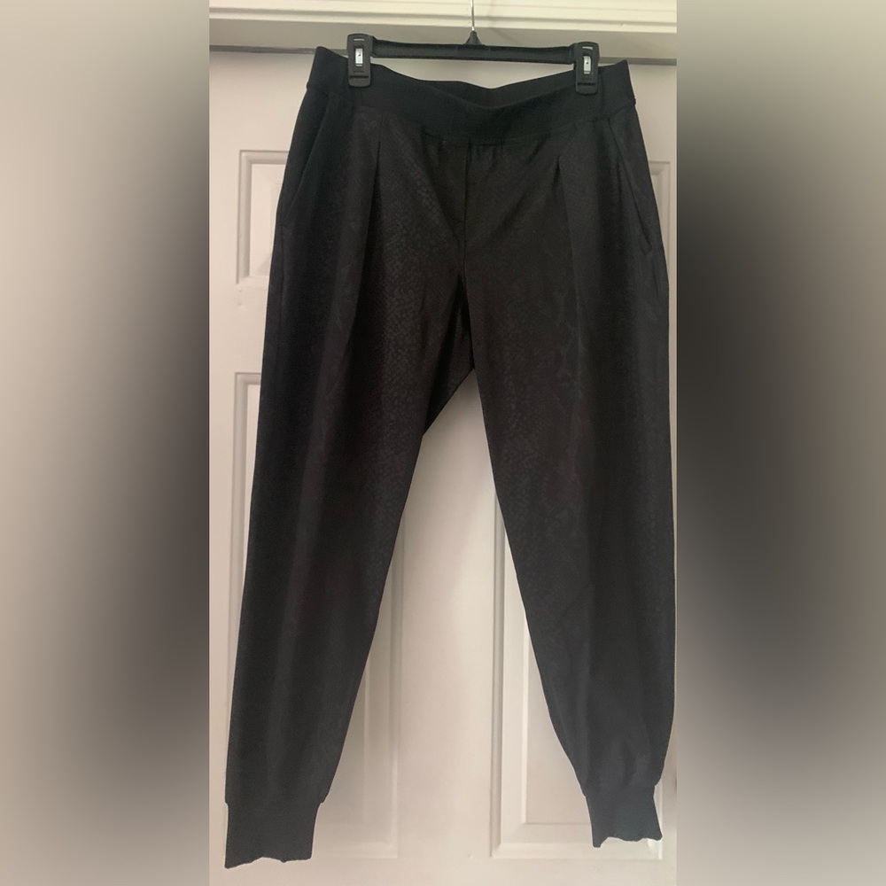 Lululemon women’s size 10 joggers